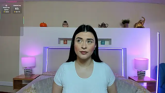 AnikaRomanoff  online show from February 2, 11:31 am