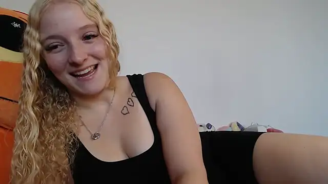 Sophie cute06 online show from December 15, 10:09 am