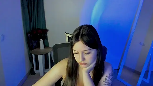 Lilu May online show from May 13, 4:24 pm