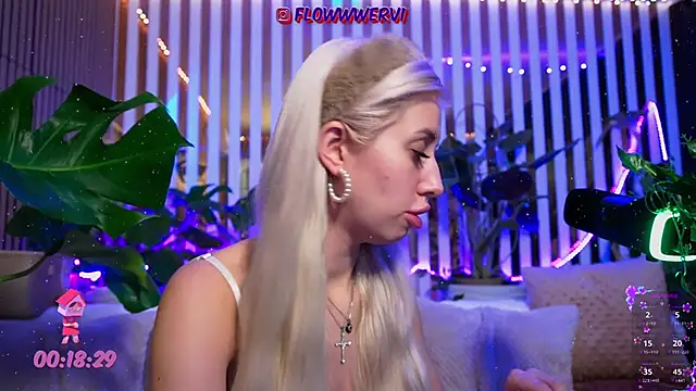 FlowweerGirl online show from February 4, 7:39 pm