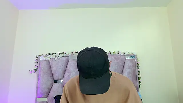 iris and damian online show from February 18, 5:23 pm