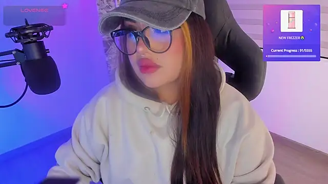 asheryn online show from May 15, 1:43 am