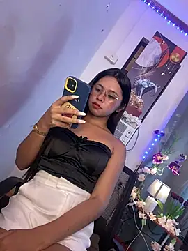 voganmarie online show from April 14, 4:18 pm