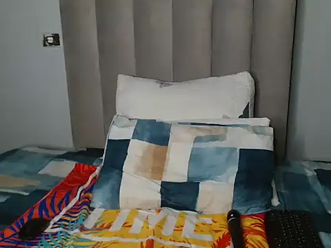 Sassy S online show from December 14, 3:12 am