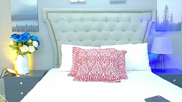 AnnieLeigt online show from March 5, 12:34 pm