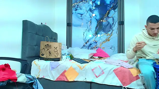 Valentina and sneider  online show from March 9, 7:06 pm