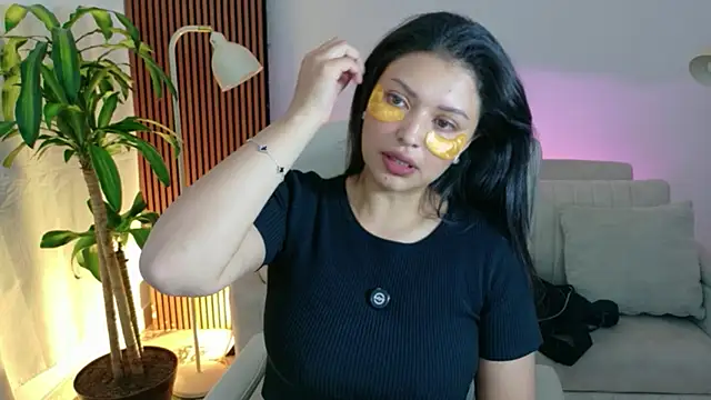 victoria   moon online show from April 19, 3:23 pm