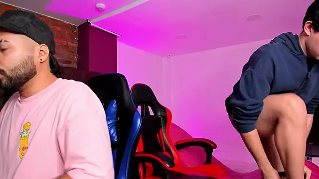 HotThreesoome online show from February 11, 12:39 pm