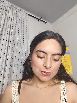 saasha Petit online show from March 20, 11:59 am