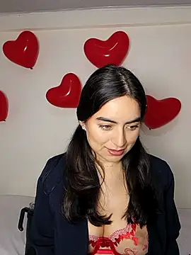 saasha Petit online show from February 15, 10:58 am