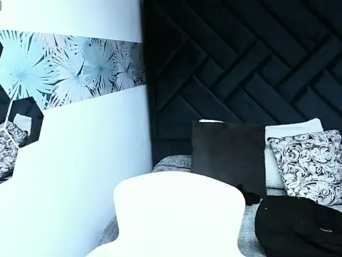 Kiara Fox   online show from December 16, 7:31 pm