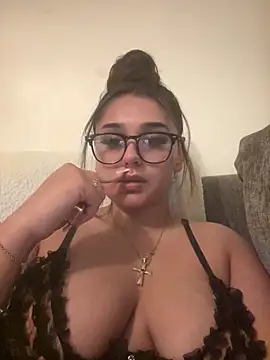 Wild Busty Niyah XX online show from March 22, 8:59 pm