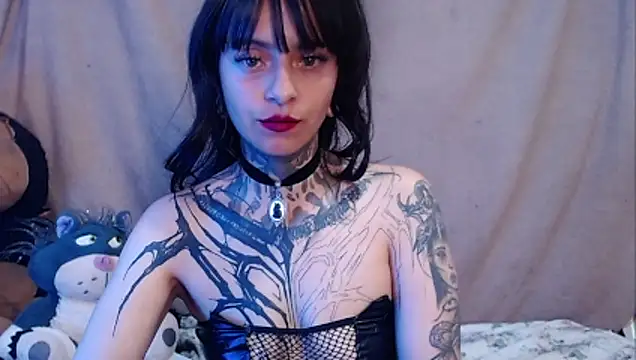 Julls420  online show from March 9, 5:32 am