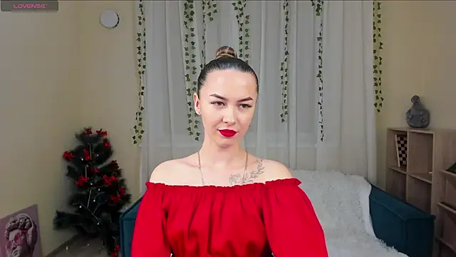 LunaCurly  online show from January 9, 12:31 pm