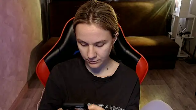 MiaBun1 online show from April 7, 4:47 am