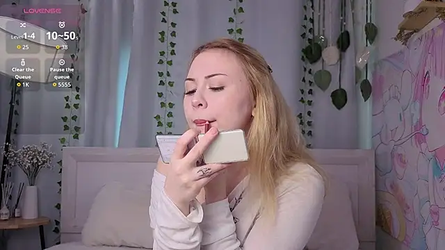 kaity berry online show from February 26, 9:08 am