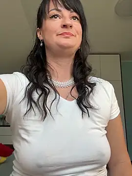 CherryCherry03 online show from March 28, 1:43 pm