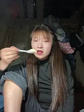 hinata-xx online show from March 18, 9:25 am