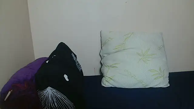   JuicyAss  online show from December 18, 7:18 pm