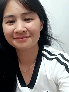 Him MountainGirl online show from April 13, 2:51 pm