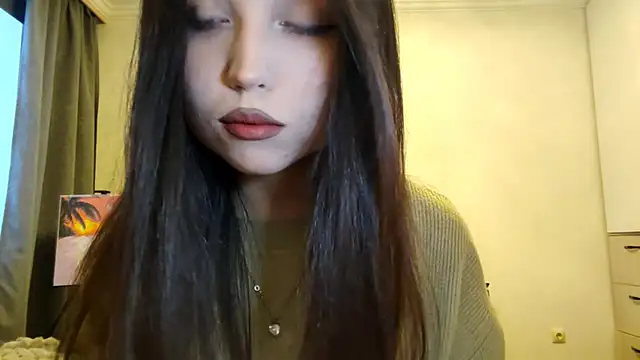 Qwami Amie online show from December 15, 5:56 am