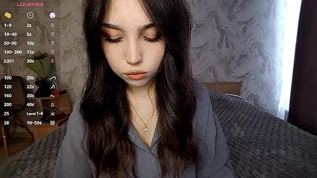 Qwami Amie online show from April 17, 6:37 am