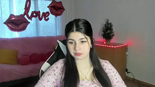 KisaModel online show from February 22, 9:32 am