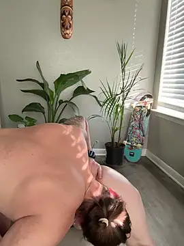 Nickithicks online show from January 12, 2:44 pm