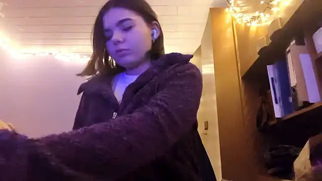 Mona Slearys online show from January 13, 11:09 pm