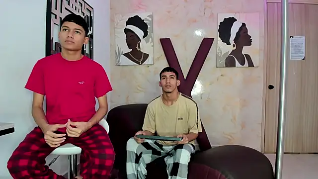 HORNY PRETTY online show from April 1, 7:11 pm