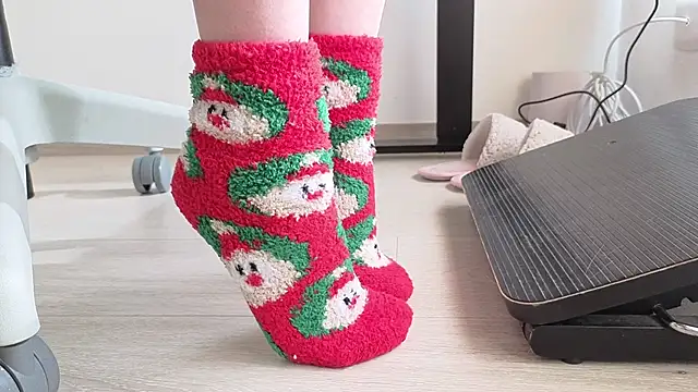 Feetbeth online show from December 18, 8:57 pm