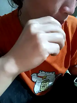 little-effy online show from April 6, 1:23 pm