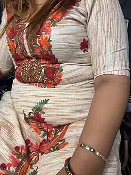 butterflyslay online show from February 9, 1:52 am