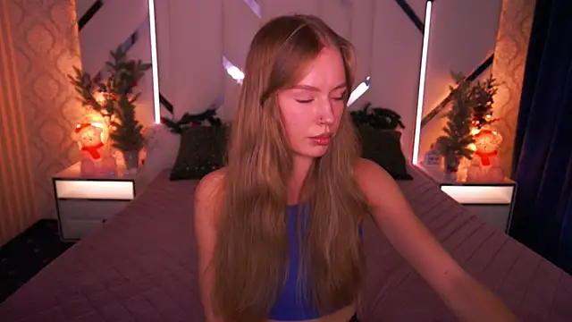 MollyyMayy online show from January 7, 9:45 am