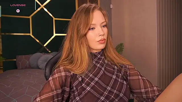 MollyyMayy online show from March 26, 8:43 pm