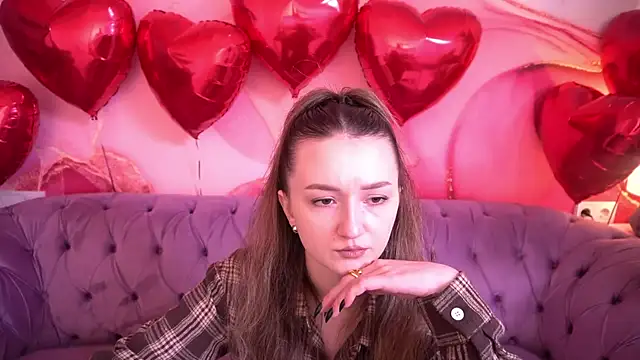 CyrenaLuxe online show from February 11, 1:12 pm