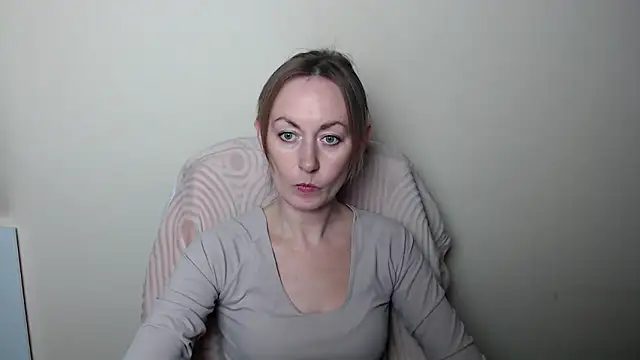 LiaSeass  online show from April 6, 12:17 pm