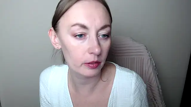 LiaSeass  online show from February 12, 12:51 pm