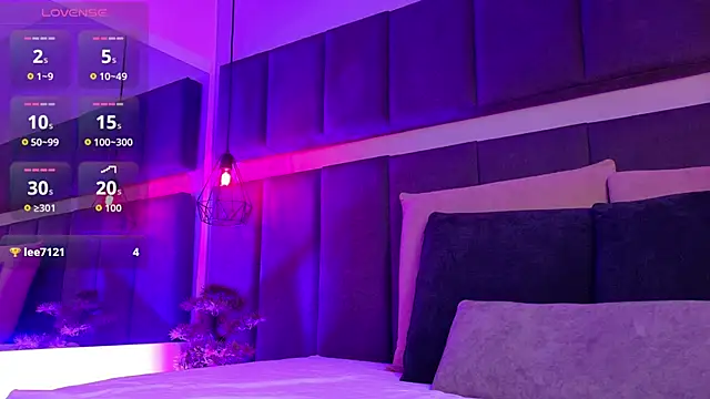 luna blannco online show from February 26, 2:27 pm