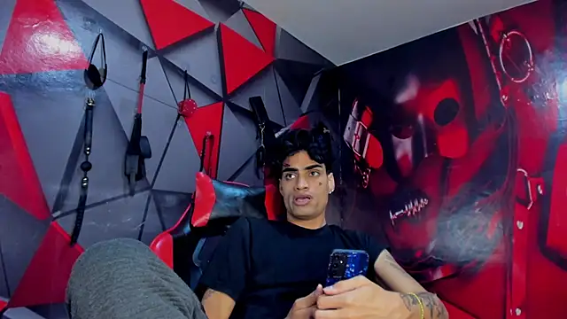 Hot Boys Without Limits online show from December 20, 4:27 am