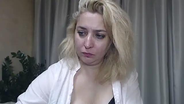 sweetpussy13 online show from September 25, 5:39 am