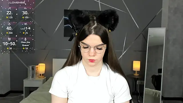 miss  evelyne online show from January 8, 1:09 am