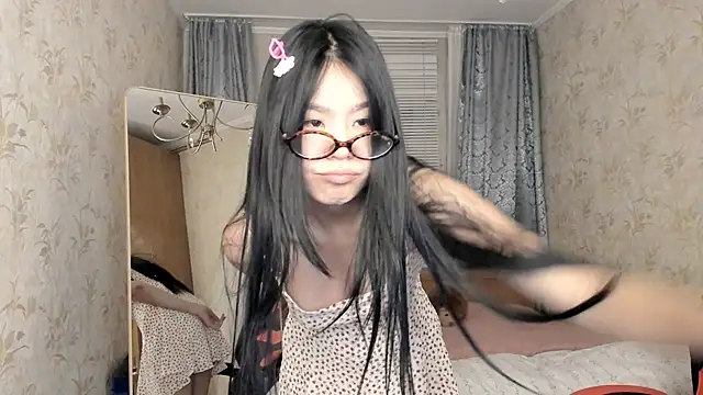 amiya cute online show from March 28, 4:17 pm