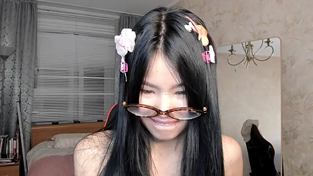 amiya cute online show from March 29, 4:28 pm