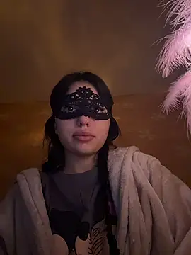 SilkyMira online show from March 26, 9:16 pm