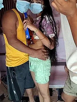 realcouple71 online show from June 16, 6:25 am