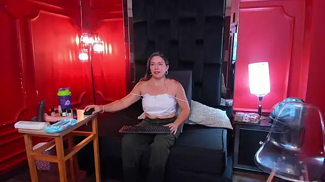 dahianeconnor online show from February 6, 12:19 pm