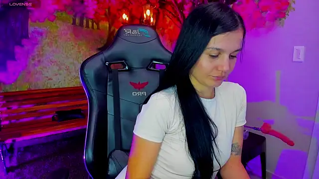 marahanson  online show from January 11, 7:30 pm