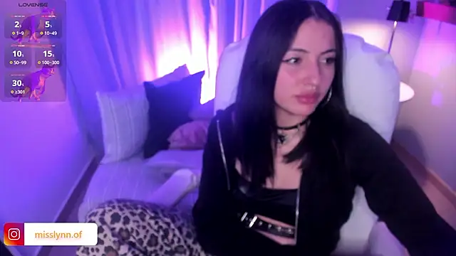 Missslynnn online show from March 18, 5:12 am