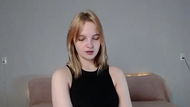 Catherine Walker online show from January 6, 2:10 pm